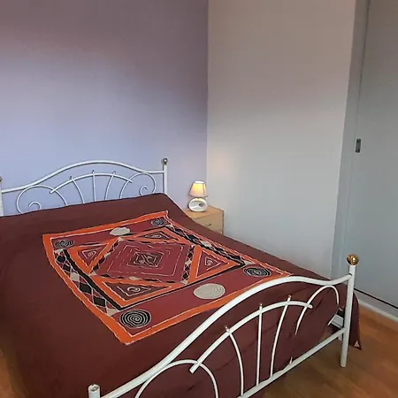 Maison 2 Chambres, Proche Et Commerces A - Fr-1-239-1137